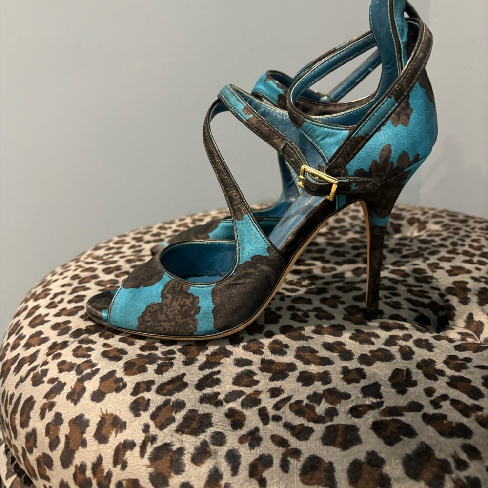 Stunning L.K. Bennett satin peep toe 4” heels. Size 36 (6 US)